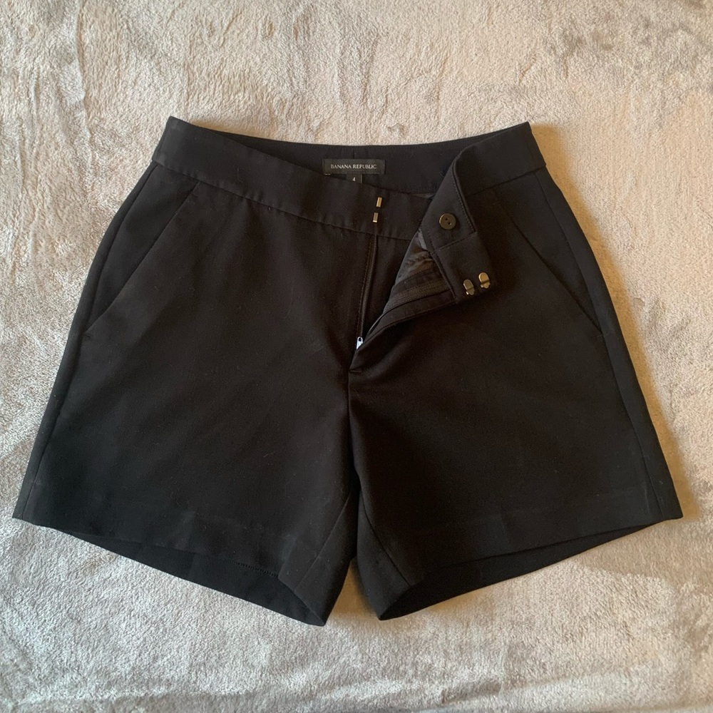 Women’s Size 4 Banana Republic Shorts